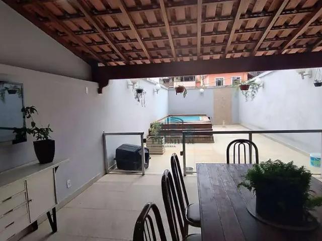 Casa / Sobrado para Locação em Juiz de Fora/MG Centro 4 Quartos