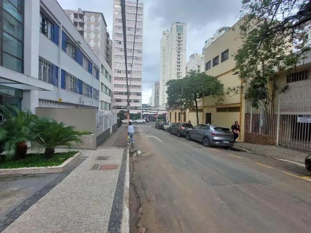 Casa / Sobrado para Locação em Juiz de Fora/MG Centro 6 Quartos