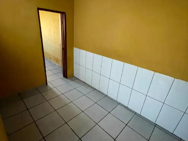 Casa / Sobrado para Locação em Juiz de Fora/MG Ladeira 2 Quartos