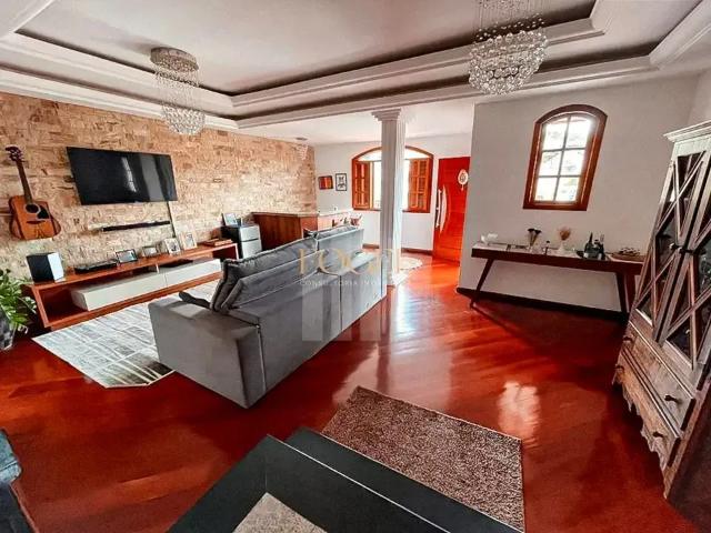 Casa / Sobrado para Locação em Juiz de Fora/MG Monte Castelo 4 Quartos