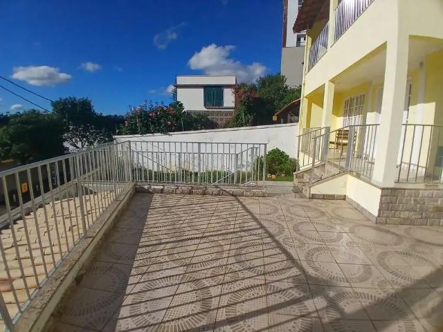 Casa / Sobrado para Locação em Juiz de Fora/MG São Pedro 2 Quartos