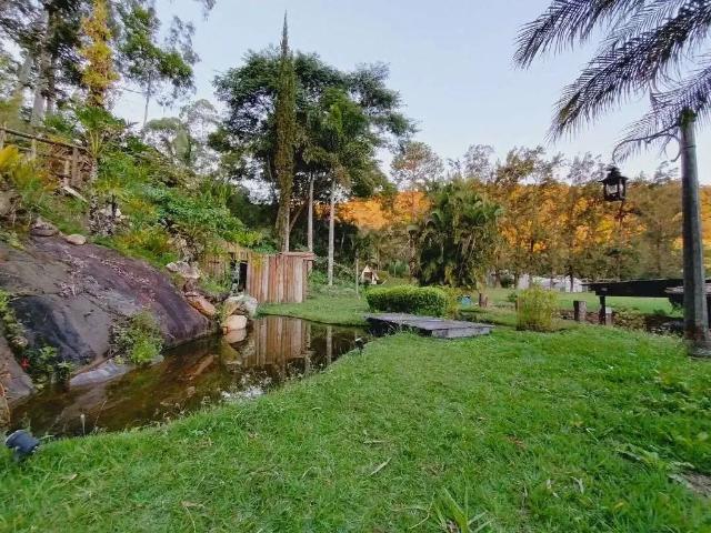 Casa / Sobrado para Locação em Juiz de Fora/MG São Pedro 4 Quartos