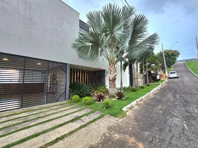 Casa / Sobrado para Locação em Juiz de Fora/MG Spina Ville II 4 Quartos