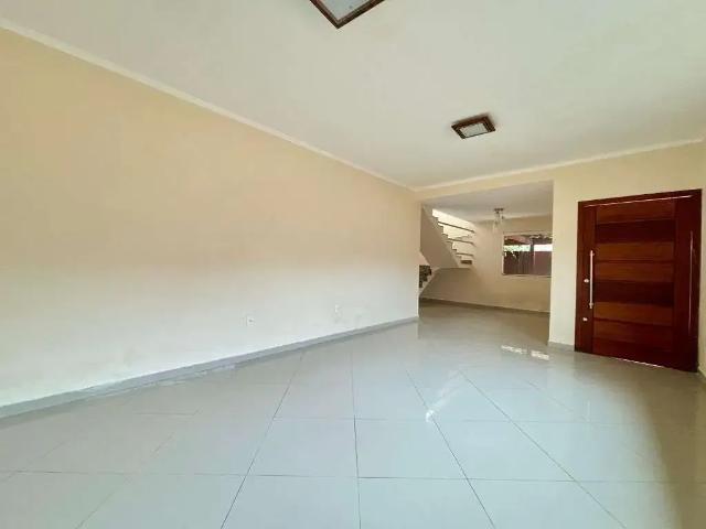 Casa / Sobrado para Locação em Juiz de Fora/MG Parque Guarua 3 Quartos