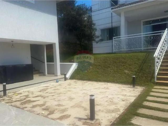 Casa / Sobrado para Locação em Juiz de Fora/MG Parque Jardim da Serra 4 Quartos