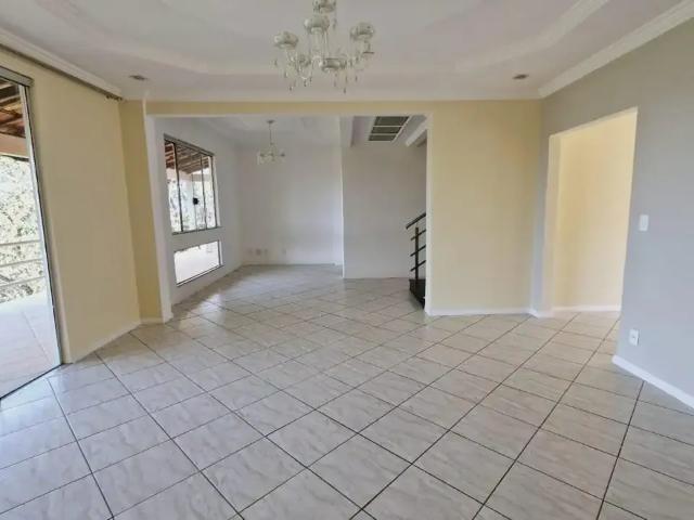Casa / Sobrado para Locação em Juiz de Fora/MG Parque Jardim da Serra 3 Quartos
