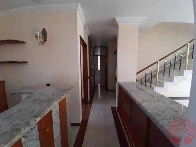 Casa / Sobrado para Locação em Jundiaí/SP Chácara Urbana 4 Quartos
