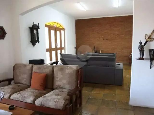 Casa / Sobrado para Locação em Jundiaí/SP Jardim Paulista I 5 Quartos