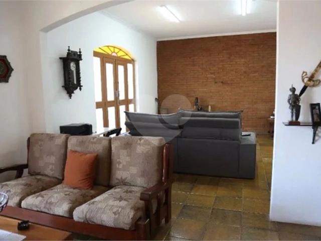 Casa / Sobrado para Locação em Jundiaí/SP Jardim Paulista I 5 Quartos