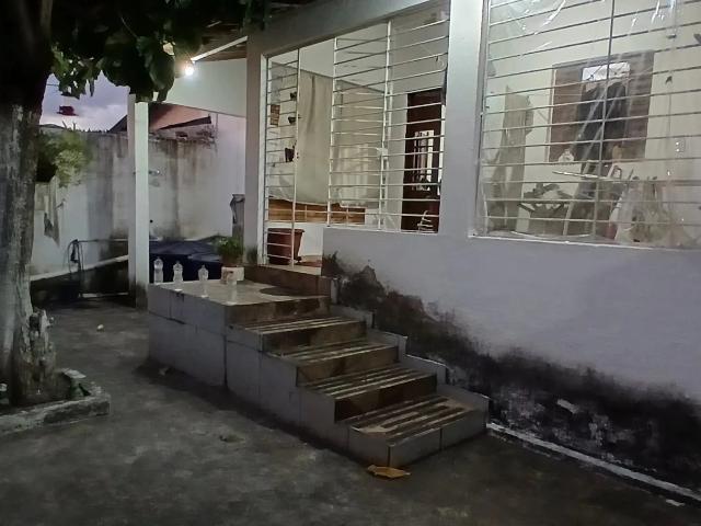 Casa / Sobrado para Locação em Olinda/PE Rio Doce 2 Quartos