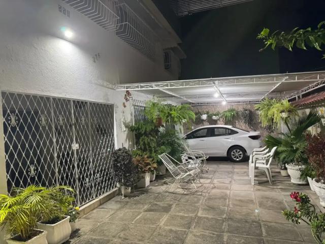 Casa / Sobrado para Locação em Olinda/PE Rio Doce 4 Quartos