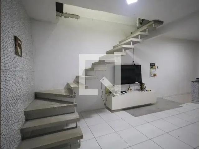 Casa / Sobrado para Locação em Osasco/SP Jardim das Flores 2 Quartos
