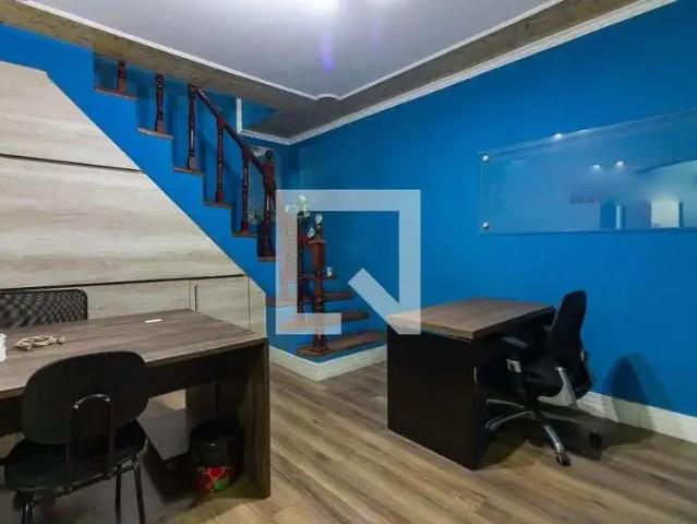 Casa / Sobrado para Locação em Osasco/SP Jardim Roberto 4 Quartos