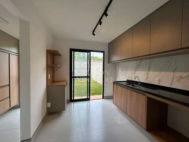 Casa / Sobrado para Locação em Louveira/SP Vila Omizollo 2 Quartos