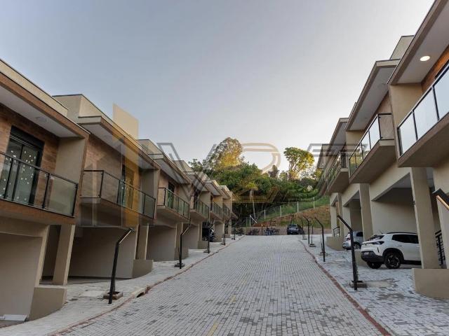 Casa / Sobrado para Locação em Louveira/SP Vila Omizollo 4 Quartos