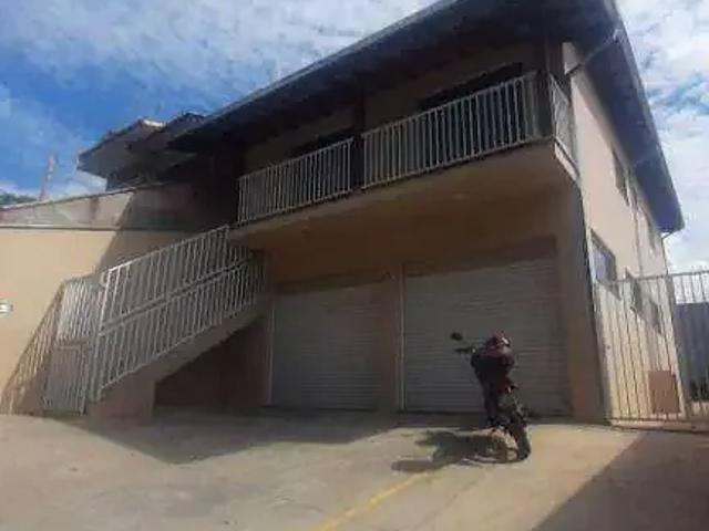 Casa / Sobrado para Locação em Louveira/SP Parque dos Sabias 3 Quartos