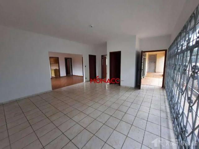 Casa / Sobrado para Locação em Londrina/PR Bancários 3 Quartos