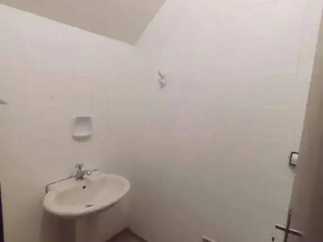 Casa / Sobrado para Locação em Londrina/PR Bancários 8 Quartos