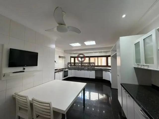 Casa / Sobrado para Locação em Londrina/PR Bela Suiça 6 Quartos