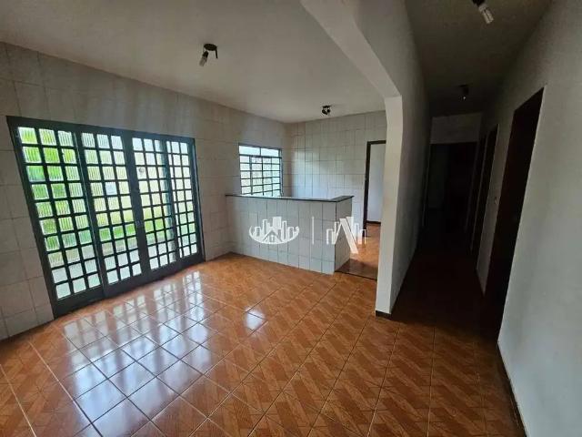 Casa / Sobrado para Locação em Londrina/PR Cambezinho 3 Quartos
