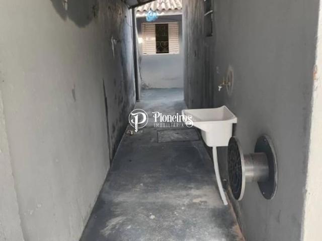 Casa / Sobrado para Locação em Londrina/PR Conjunto Habitacional Alexandre Urbanas 3 Quartos