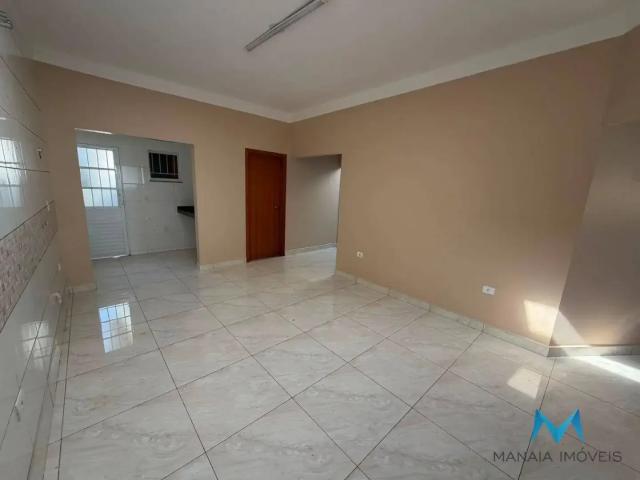 Casa / Sobrado para Locação em Londrina/PR Colúmbia 2 Quartos