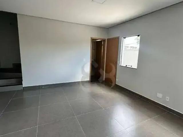 Casa / Sobrado para Locação em Londrina/PR Colúmbia 2 Quartos