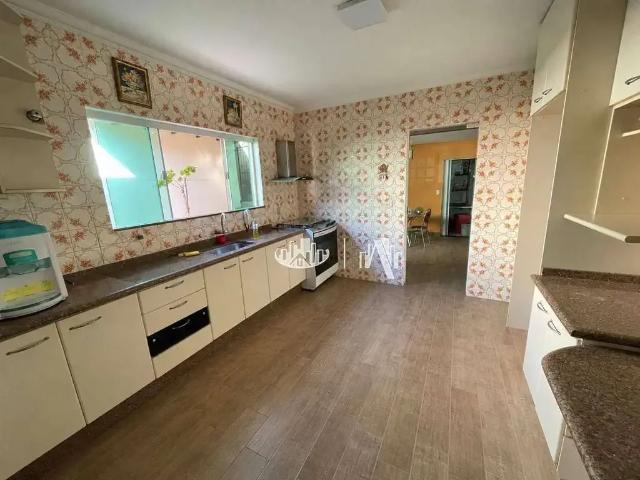 Casa / Sobrado para Locação em Londrina/PR Jardim Adriana II 3 Quartos