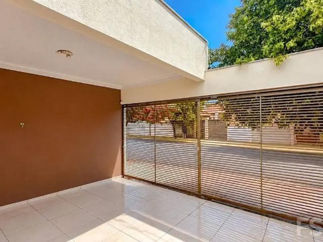 Casa / Sobrado para Locação em Londrina/PR Jardim Guararapes 3 Quartos