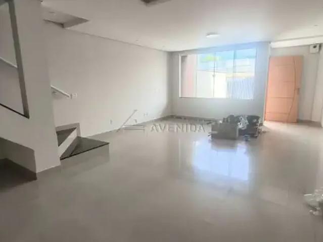 Casa / Sobrado para Locação em Londrina/PR Jardim do Leste 3 Quartos