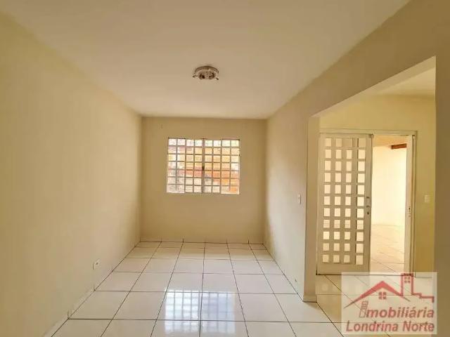 Casa / Sobrado para Locação em Londrina/PR Jardim Maria Celina 3 Quartos