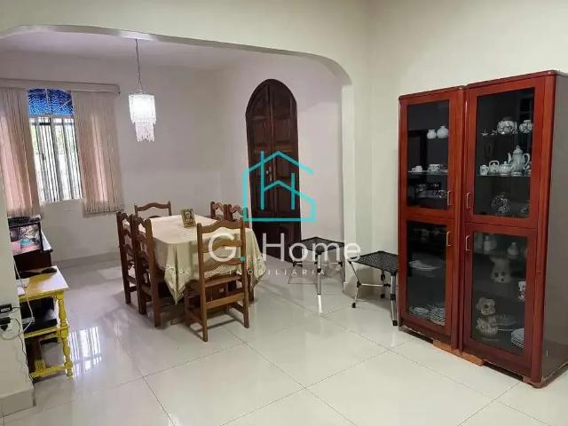 Casa / Sobrado para Locação em Londrina/PR Jardim Shangri la 3 Quartos