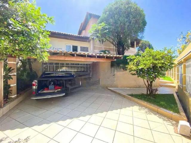 Casa / Sobrado para Locação em Londrina/PR Jardim Presidente 4 Quartos