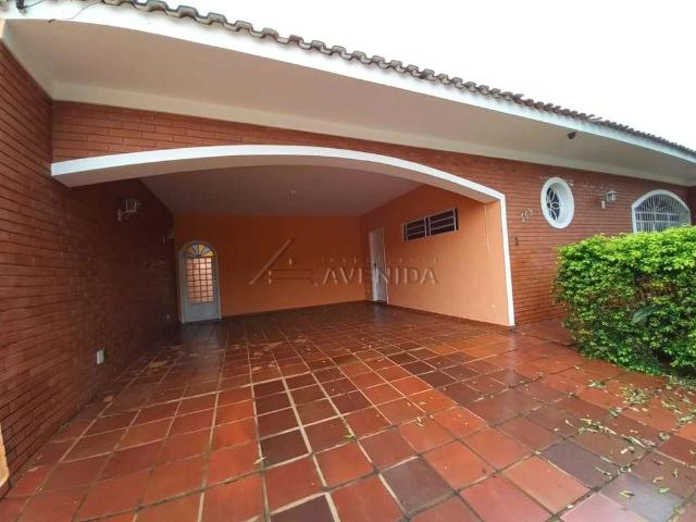 Casa / Sobrado para Locação em Londrina/PR Lago Parque 3 Quartos
