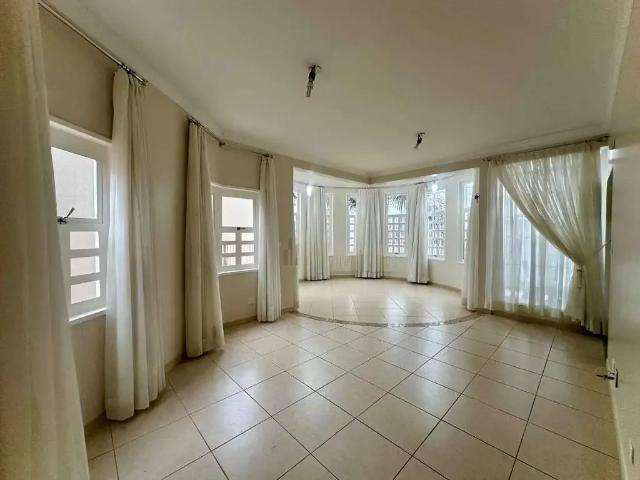 Casa / Sobrado para Locação em Londrina/PR Parque Residencial Alcântara 4 Quartos