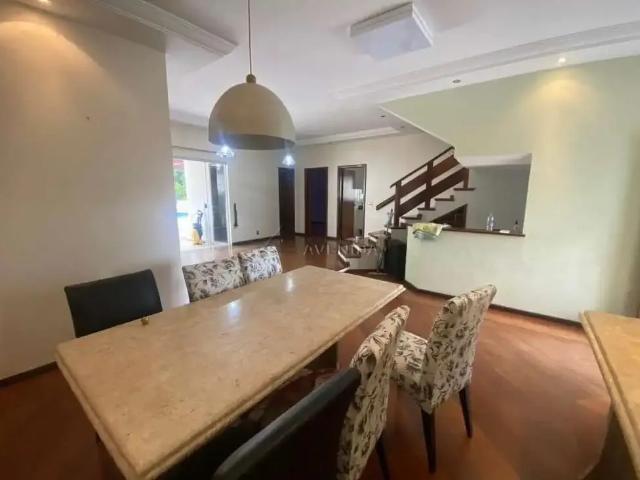 Casa / Sobrado para Locação em Londrina/PR Quebec 4 Quartos