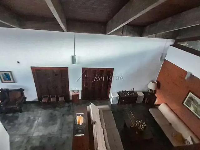 Casa / Sobrado para Locação em Londrina/PR Quebec 6 Quartos
