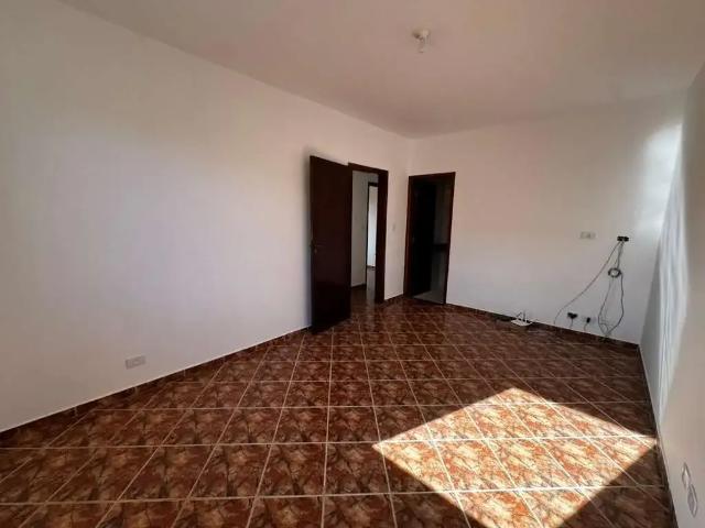 Casa / Sobrado para Locação em Londrina/PR San Fernando 4 Quartos
