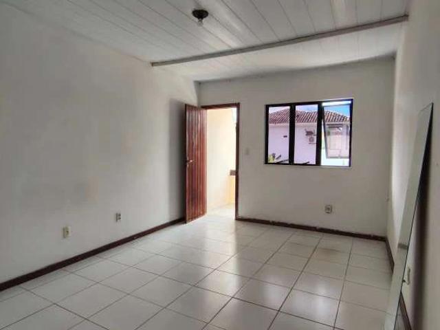 Casa / Sobrado para Locação em Lauro de Freitas/BA Buraquinho 3 Quartos