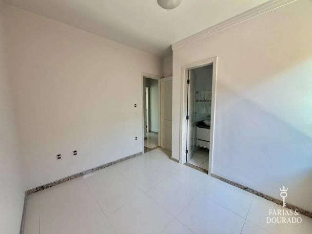 Casa / Sobrado para Locação em Lauro de Freitas/BA Buraquinho 4 Quartos