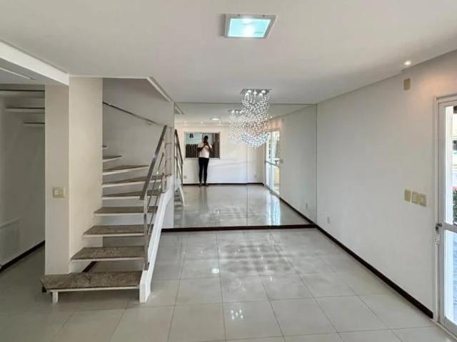 Casa / Sobrado para Locação em Lauro de Freitas/BA Centro 4 Quartos