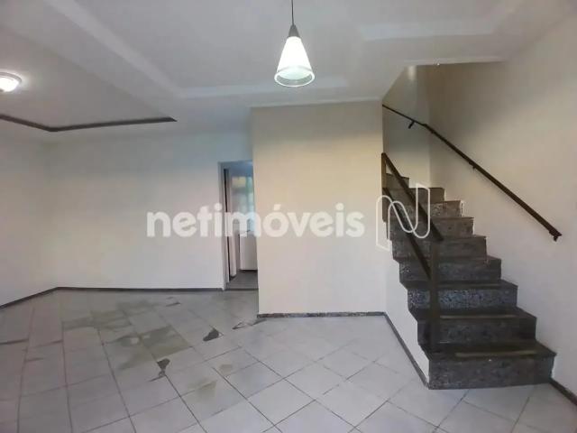 Casa / Sobrado para Locação em Lauro de Freitas/BA Ipitanga 3 Quartos