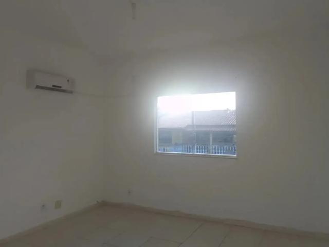 Casa / Sobrado para Locação em Lauro de Freitas/BA Jardim do Jockey 2 Quartos