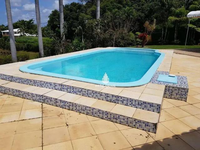 Casa / Sobrado para Locação em Lauro de Freitas/BA Jardim do Jockey 6 Quartos