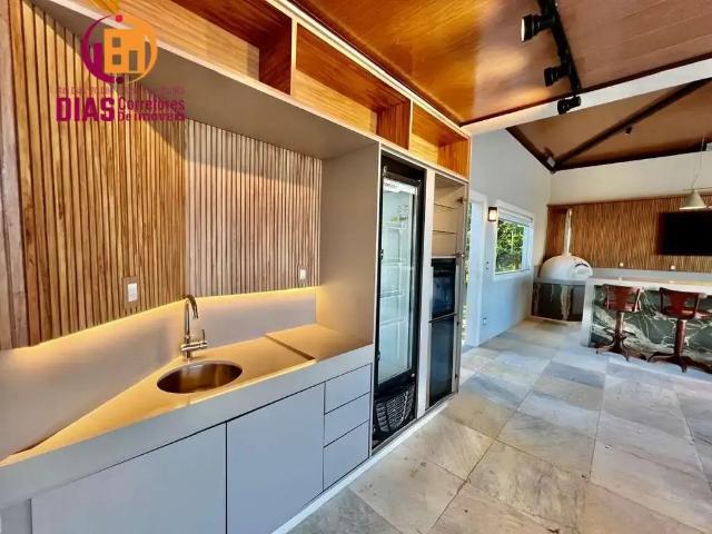 Casa / Sobrado para Locação em Lauro de Freitas/BA Portão 4 Quartos
