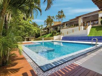 Casa / Sobrado para Locação em Lauro de Freitas/BA Portão 5 Quartos