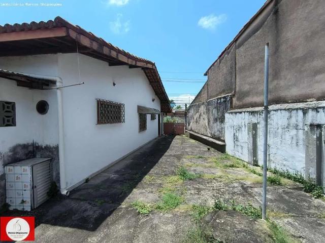 Casa / Sobrado para Locação em Lauro de Freitas/BA Portão 3 Quartos