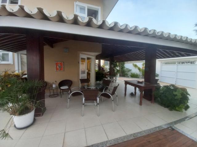 Casa / Sobrado para Locação em Lauro de Freitas/BA Vilas do Atlantico 4 Quartos