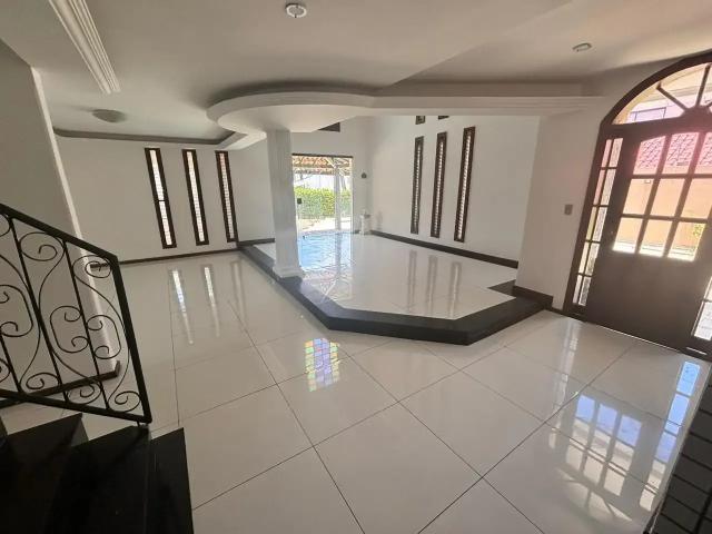 Casa / Sobrado para Locação em Lauro de Freitas/BA Vilas do Atlantico 4 Quartos