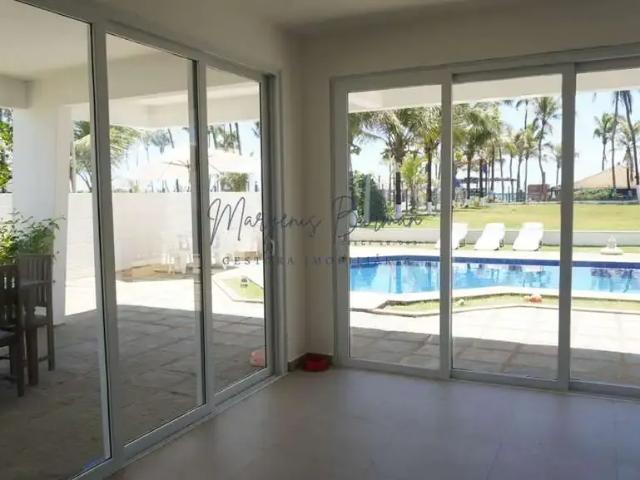Casa / Sobrado para Locação em Lauro de Freitas/BA Vilas do Atlantico 6 Quartos